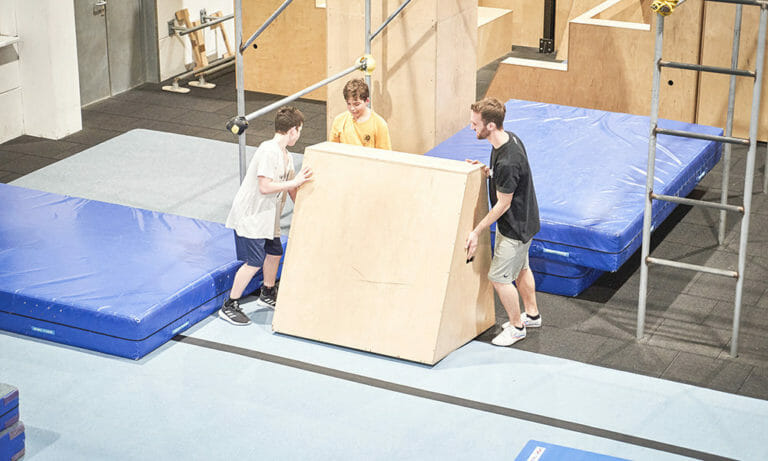 Parkour und Freerunning Training Wien Kinder und Jugendliche Indoor