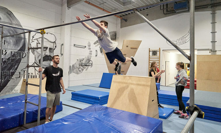 Parkour und Freerunning Training Wien Kinder und Jugendliche Indoor