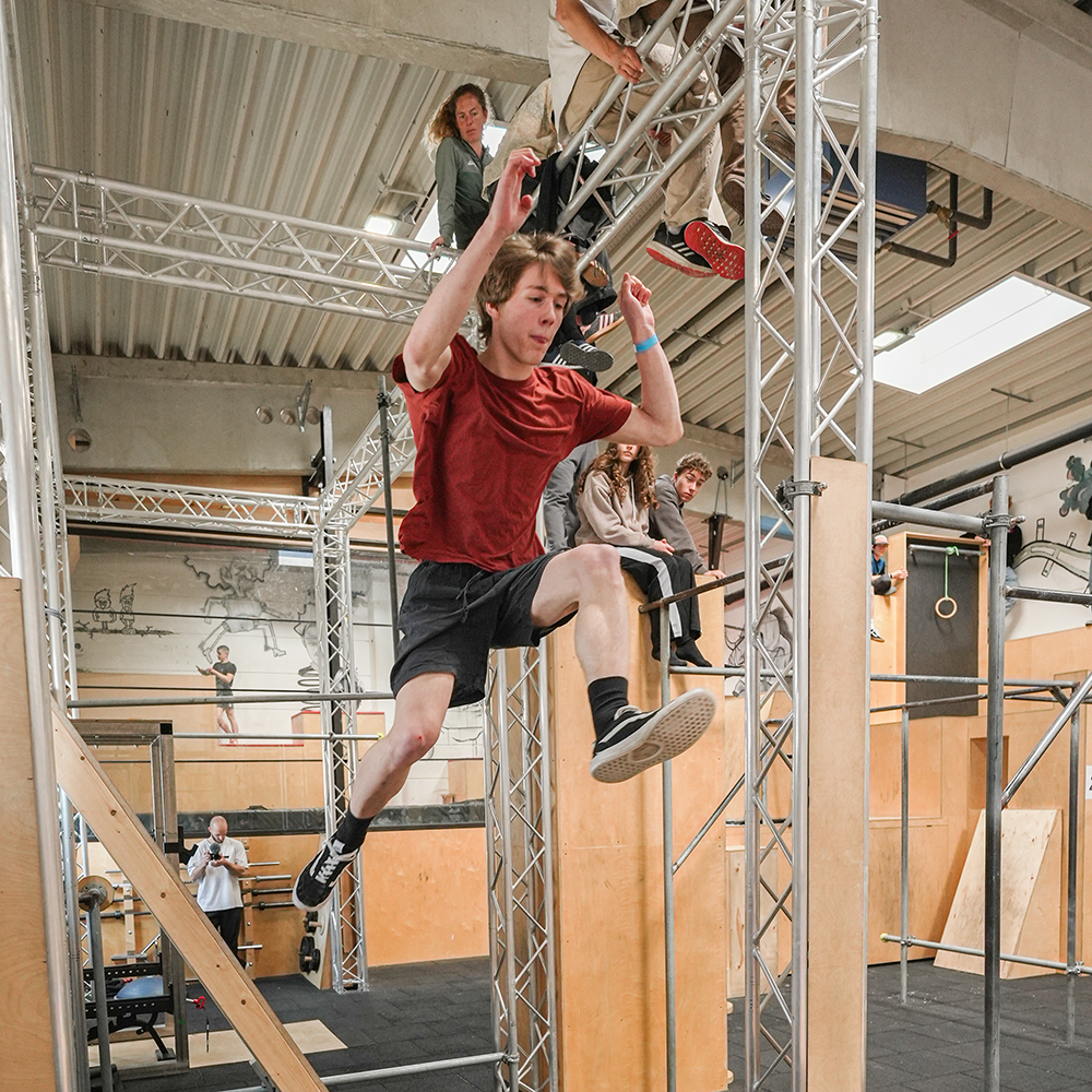 Springginkerl in der ape academy